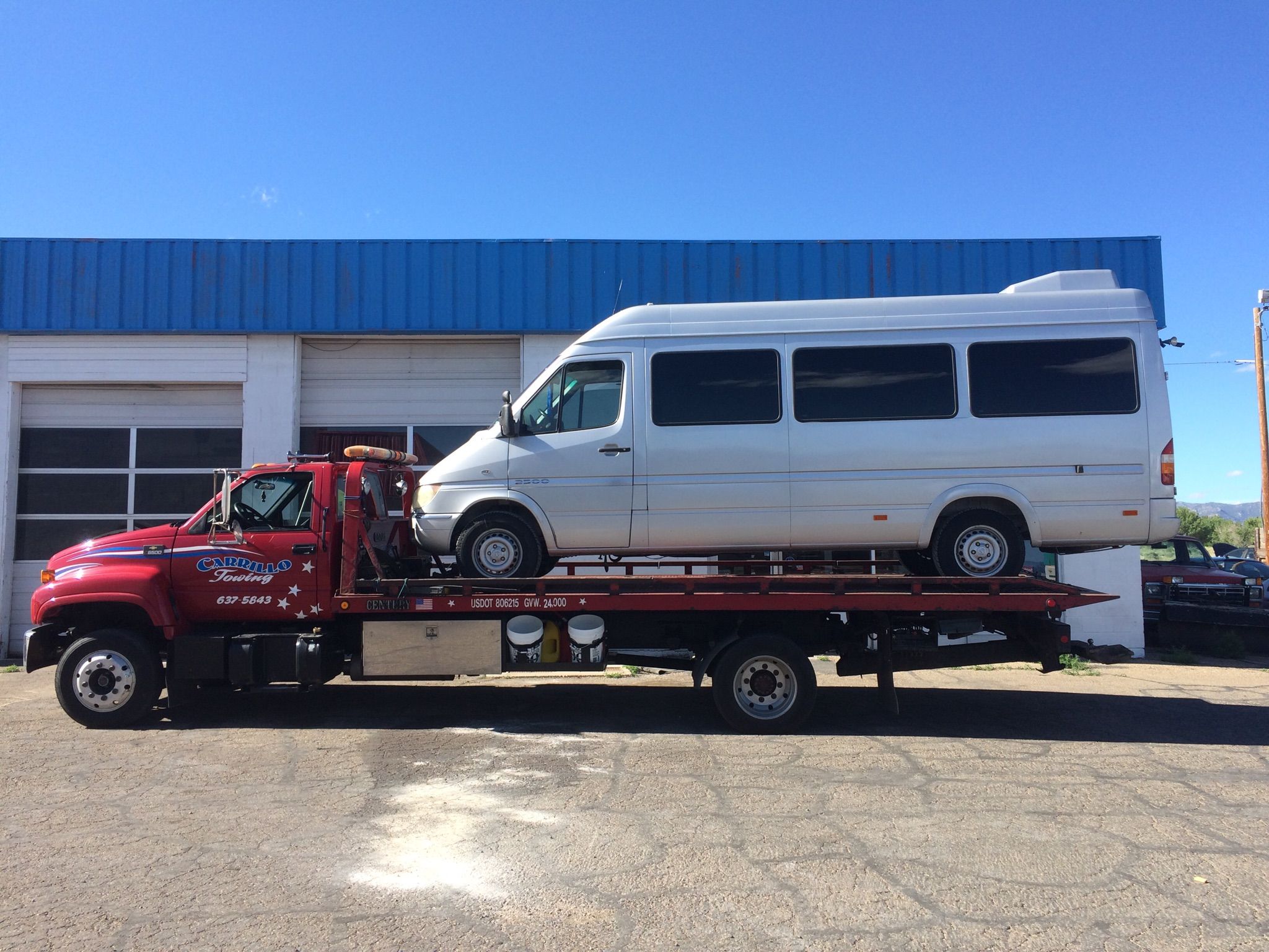 towing, wrecker service, motorcycle towing, roadside assistance, shuttle service, 21 ft flatbed towing, accept all major credit cards