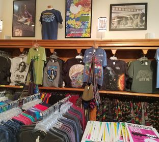 Clothes, Apparel, Tie Dye, Woodstock, Tie Dye Accessories, Pipes, Rock N Roll Memorabilia, Head Shop, T-shirt Stores, Stores in Woodstock NY, Woodstock New York, Shops in Woodstock NY, Retail Stores, Souvenir Shops, Shopping in Woodstock NY, Memorabilia S