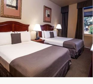 O'Brien Riverwalk Boutique Hotel - 2 Queen beds with Jetted Whirlpool