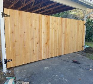 Chain Link Fencing, Cedar Fence, Vinyl, Gates, Dog Kennels, Animal Containment Fences, Residential Fences & Gates, Vinyl Fences, Wood Fences