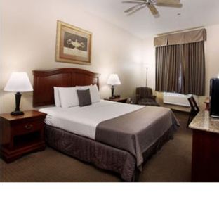 O'Brien Riverwalk Boutique Hotel - King bed with Jetted Whirlpool