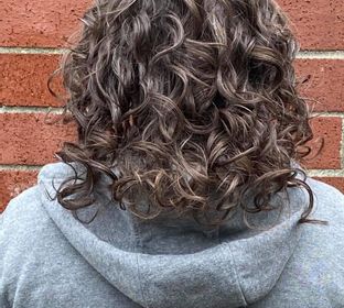 hair salon, hairstylists, Ouidad method, curly hair specialist, women's haircuts, styling, highlight, full color, Keratin Coppola hair relaxing technique, short hair cuts, medium length hair